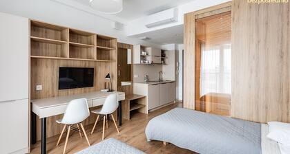 Apartment in Warsaw, free underground garage and WiFi, auto check-in-out code