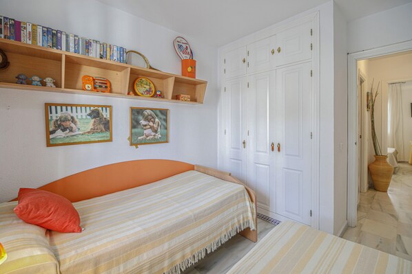 2 habitaciones, tabla de planchar con plancha y wifi gratis 