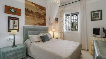 2 dormitorios, tabla de planchar con plancha, wifi gratis y ropa de cama