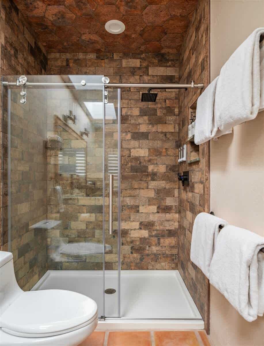 Shower, hair dryer, towels, soap - The Hideaway in Sedona - Pool/Spa, Hiking & more! (Sedona)