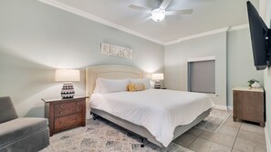 2 bedrooms, iron/ironing board, free WiFi, bed sheets