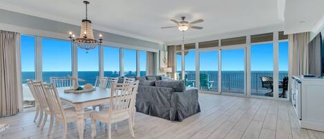 Télévision à écran plat