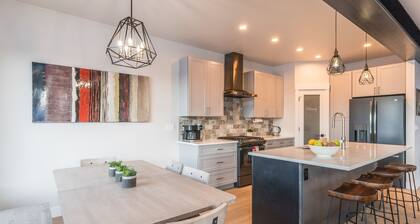 845 Mill Run Court 5 Bedroom Home by RedAwning