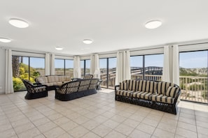 Condo, 3 Bedrooms | Living area