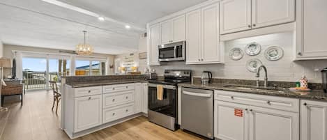 Condo, 3 Bedrooms | Private kitchen | Fridge, oven, coffee/tea maker