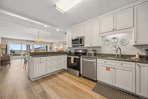 Apartment, 3 Schlafzimmer | Eigene Küche | Kühlschrank, Ofen, Wasserkocher mit Kaffee-/Teezubehör