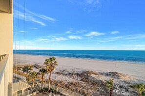 On the beach - Windward Pointe 502-Beachfront 3bd/2ba-Sleeps 8-Heart of Orange Beach (Orange Beach)