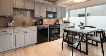 HUGE Modern Downtown Aspen Loft - 3br/2ba!