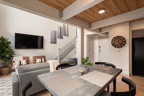 Dining - HUGE Modern Downtown Aspen Loft - 3br/2ba! (Aspen)