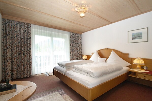 1 quarto, acesso à internet, roupa de cama