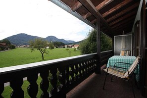 Property grounds - Apartment 3, 55sqm, balcony, kitchen extra, 1 bedroom, max 2 pers., WLAN (Ruhpolding)