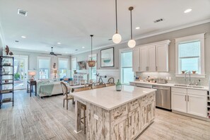 Interior - Picture Perfect Retreat with LSV, Bikes, and Community Pool. 4 Minutes to Beach (Santa Rosa Beach)