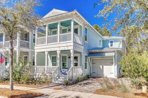 Exterior - Picture Perfect Retreat with LSV, Bikes, and Community Pool. 4 Minutes to Beach (Santa Rosa Beach)