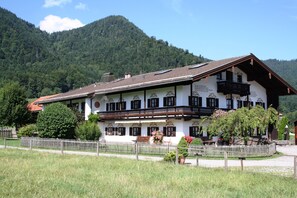 Exterior - Apartment 5, 38sqm, balcony, kitchenette, 1 living-bedroom, max. 2 pers., WLAN (Ruhpolding)