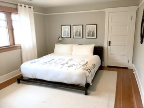 4 chambres, bureau, fer et planche à repasser, accès au Wi-Fi (inclus)