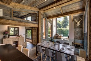 Dining - Chalet Castorette Luxueux: Sauna - Near Chamonix center (Chamonix-Mont-Blanc)