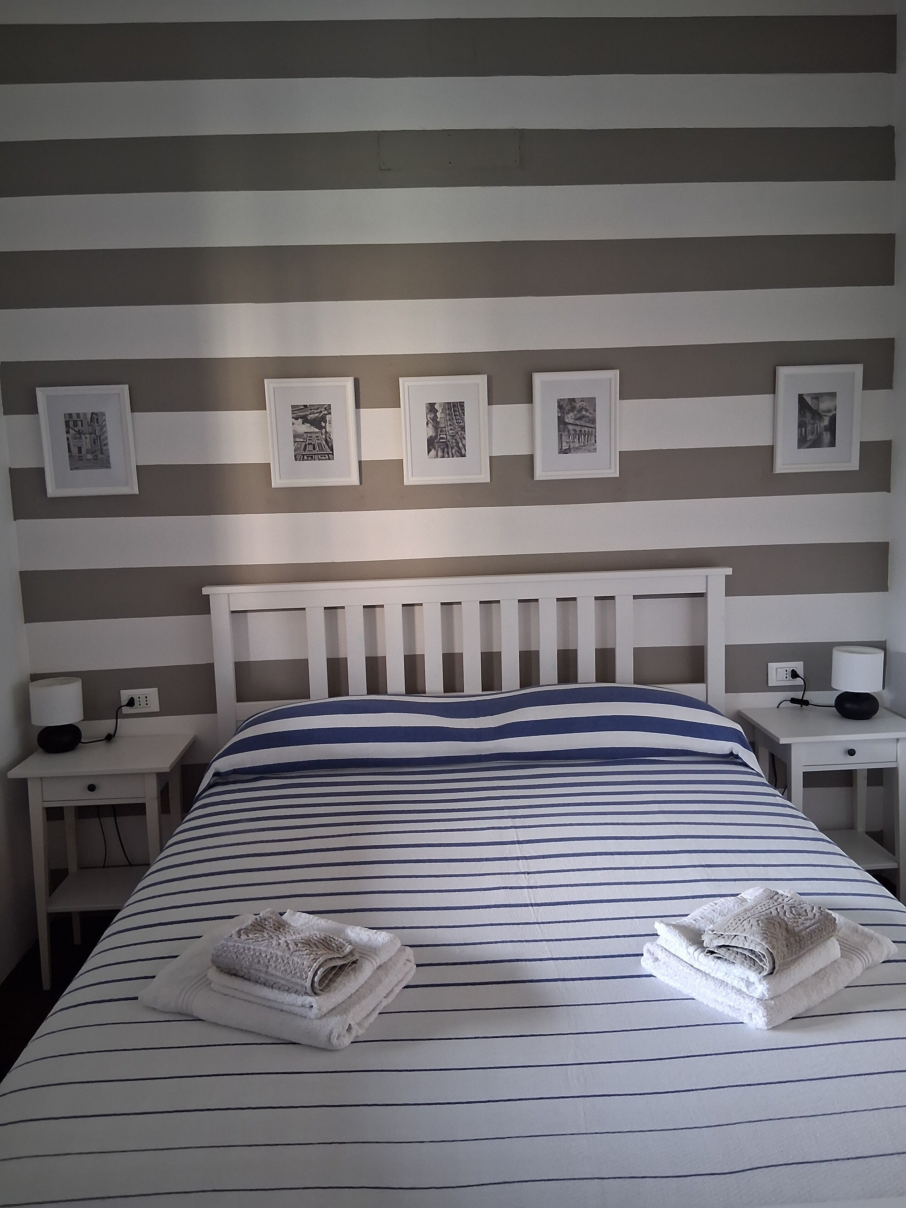 1 chambre, fer et planche à repasser, Wi-Fi gratuit, draps fournis