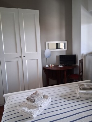 1 quarto, ferros/tábuas de passar roupa, Wi-Fi de cortesia