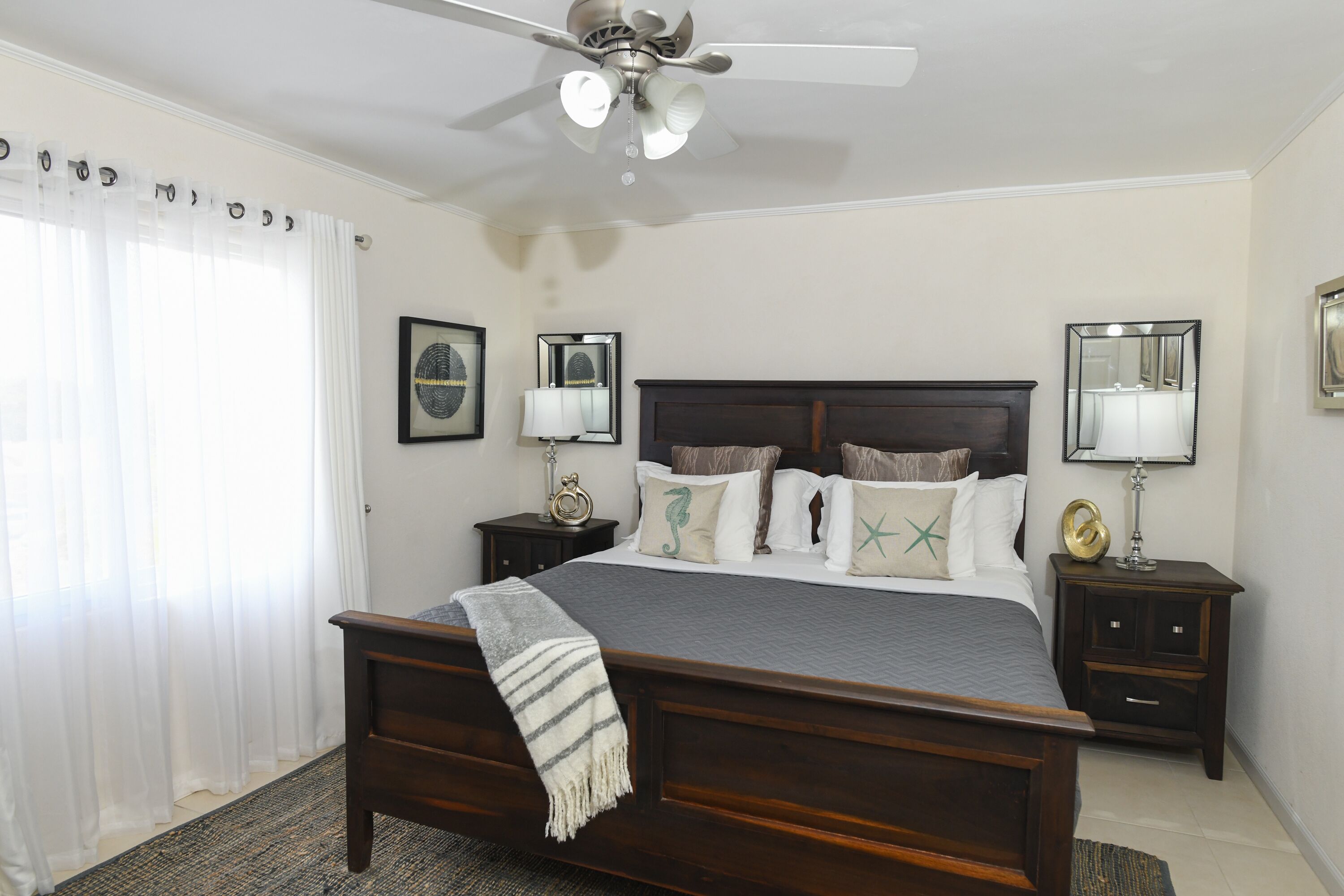 2 chambres, fer et planche à repasser, Wi-Fi gratuit, draps fournis