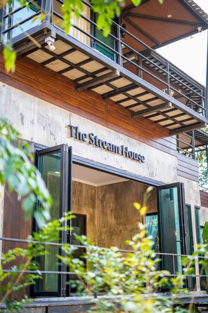 Exterior detail - The Stream House - Private House (เชียงใหม่)