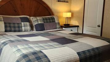 2 bedrooms, iron/ironing board, free WiFi, bed sheets