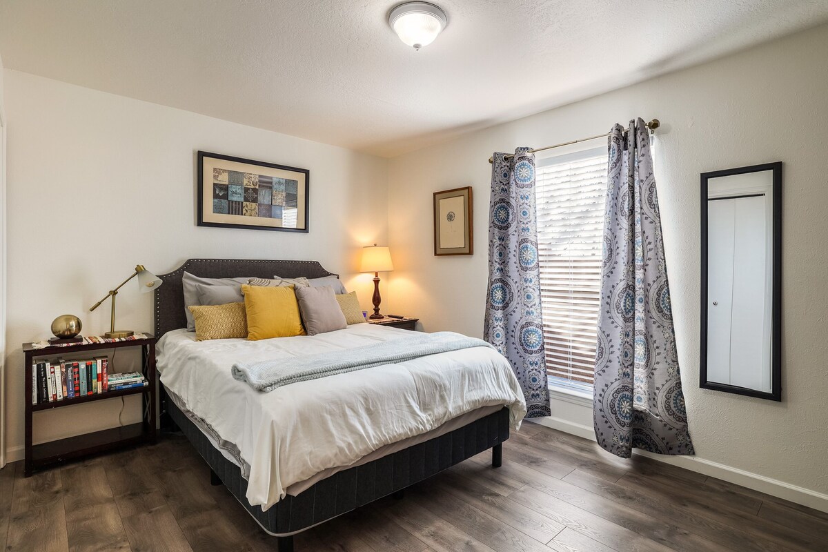 Amazing Sandia Foothills Retreat Offering Hiking, Biking, and Stunning Views