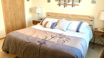 2 多间卧室、办公桌、旅行婴儿床、免费 WiFi