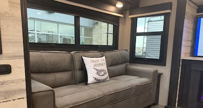 Farmhouse Camper For Rent