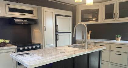 Farmhouse Camper For Rent