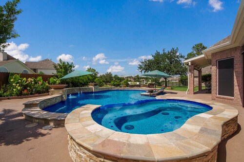 Gated Community -Poolside Paradise with lake view and lots of amenities to enjoy