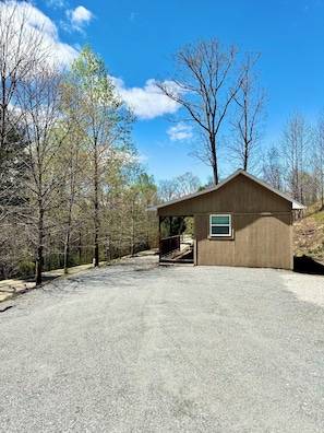 Property grounds - Private Resort Cabin in Gated Community at Lake James (Marion)