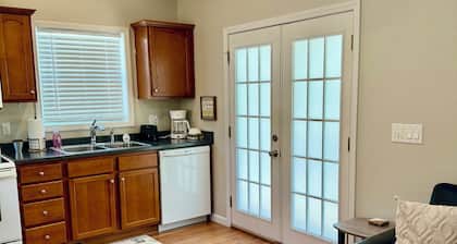 Private Resort Cabin in Gated Community at Lake James