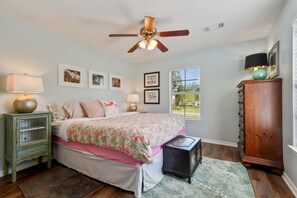 3 habitaciones, tabla de planchar con plancha, wifi y ropa de cama