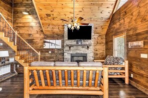 Smart TV, fireplace - "New Lake Cabin in an Incredibly Quiet Setting" (Langston)