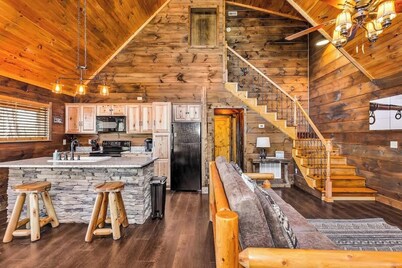 "New Lake Cabin in an Incredibly Quiet Setting"