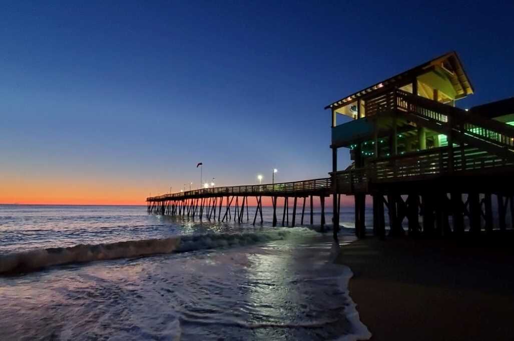 Plage à proximité, chaises longues, serviettes de plage