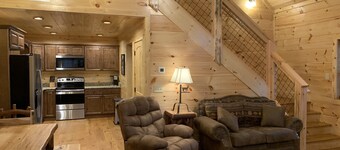 Cozy Cabin With Fire Pit and Private Hot Tub