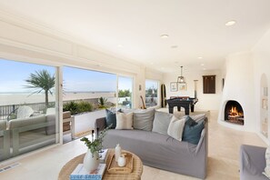Smart TV, fireplace, offices