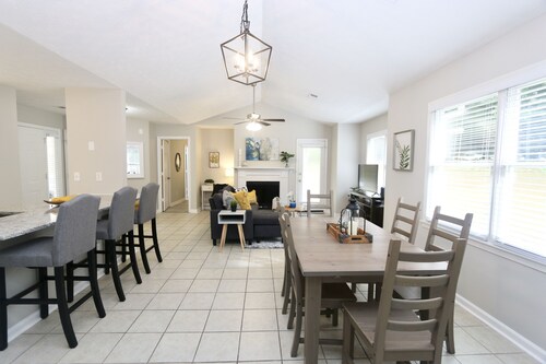 Cute and spacious house just for you!