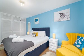 1 bedroom, iron/ironing board, WiFi, bed sheets - 11 Carrack Widden – Sleeps Two – Sea Views – Parking (St Ives)