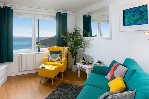 11 Carrack Widden – Sleeps Two – Sea Views – Parking