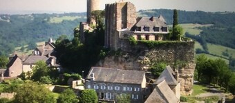 Maison de charme au coeur de la  campagne corrézienne pour 16 à 24 personnes