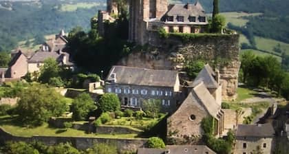 Maison de charme au coeur de la campagne corrézienne pour 16 à 24 personnes