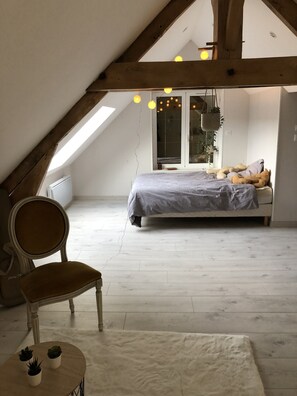 6 chambres, fer et planche à repasser, Wi-Fi gratuit, draps fournis