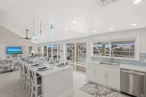 Interior - Luxury WaterFront Pool Home, Beach Parking, Kayaks SUP's Bikes Pool/PingPong Tbl (Marco Island)