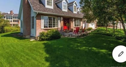 Spacious, Beautiful 7 bedroom Home on the Mountain w Hot Tub (weeklydiscount!)