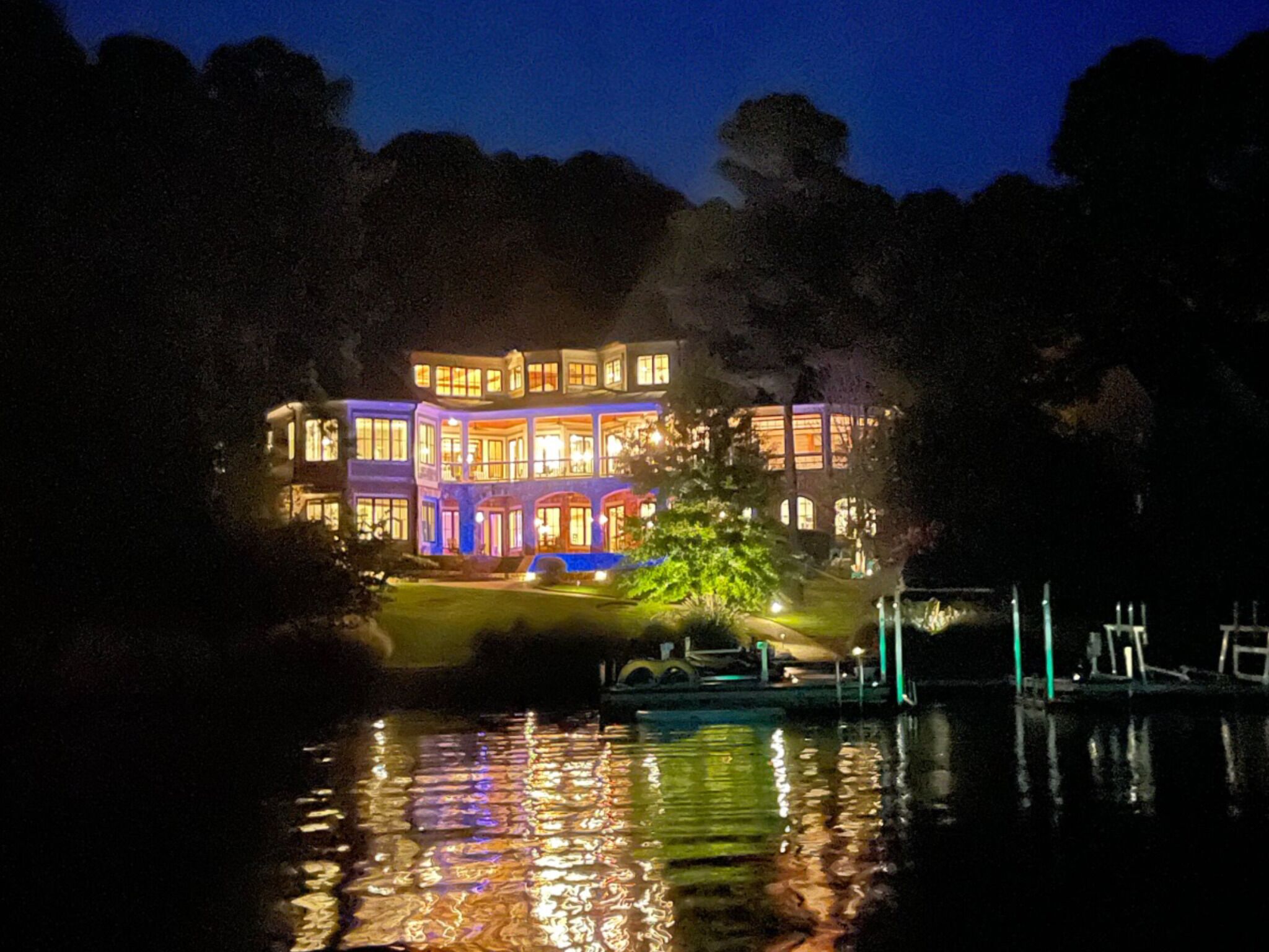 LUXURY 9,600 SqFt. WATERFRONT ESTATE on LAKE OCONEE