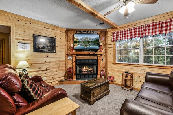 Televisión y chimenea 