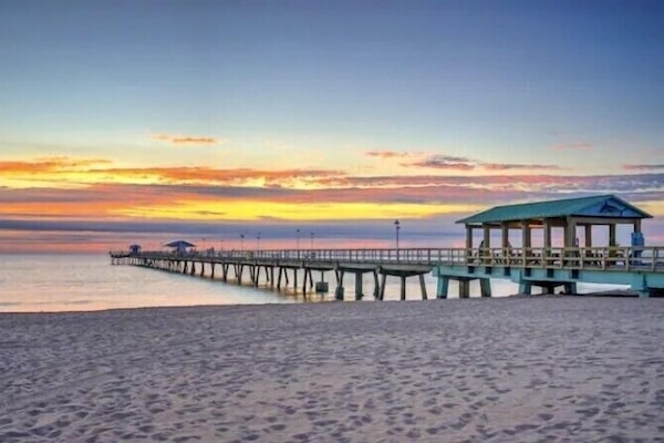 Platja a a prop, gandules de platja i tovalloles de platja