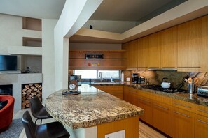 Fridge, microwave, oven, stovetop - Sunny, gorgeous contemporary home, close to downtown Ketchum. (Ketchum)